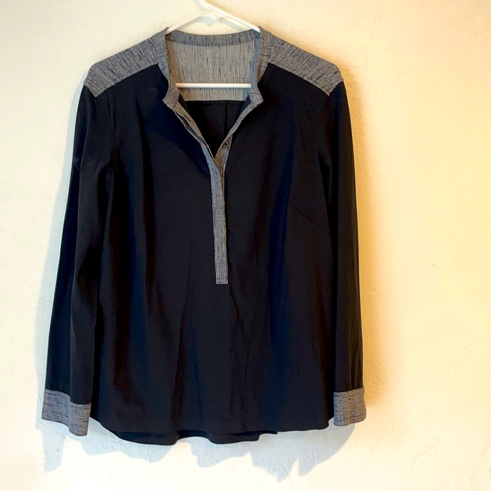 EUC Lululemon Get It On L/S Blouse
Black Sz 8